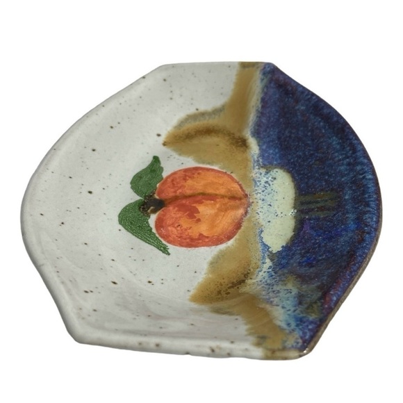 Studio Art by Chappell. Small handmade pottery Plate with Peach Design - Picture 5 of 11